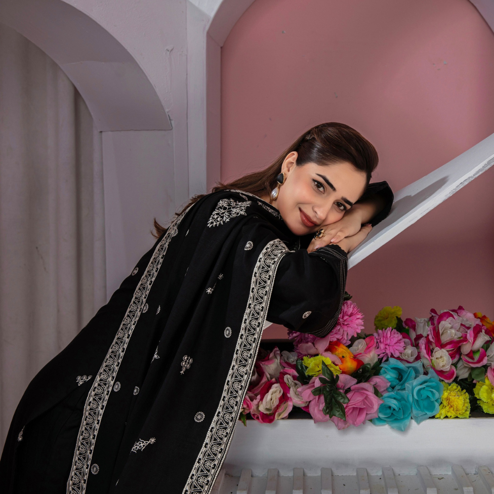 POPUS Embroidered Danak Suit with Shawl