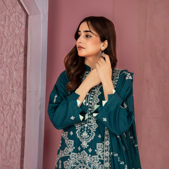 POPUS Embroidered Danak Suit with Shawl